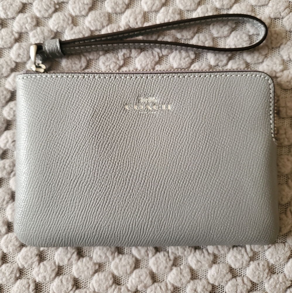 Coach Wristlet (gray)